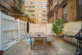 Building Photo - 423 E 81st St