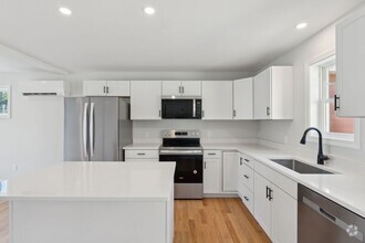 Building Photo - 25 Legacy Ln