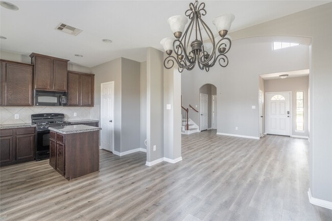 Foto del edificio - 23622 Virginia Pine Dr