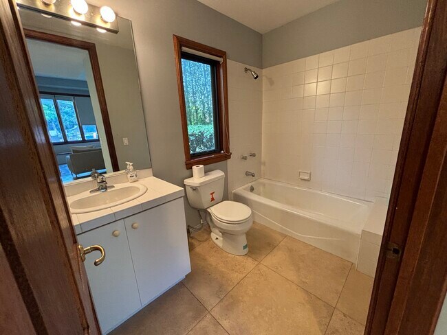 Secondary Bath - 5230 Louise Ave