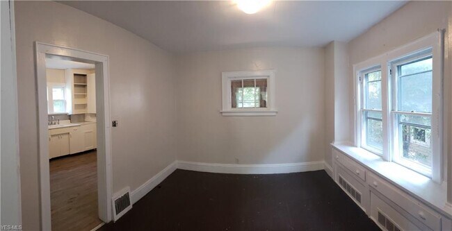 Building Photo - 1260 Newton St