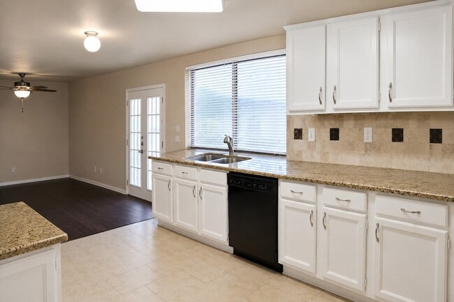 Foto del edificio - 2937 Emberwood Dr