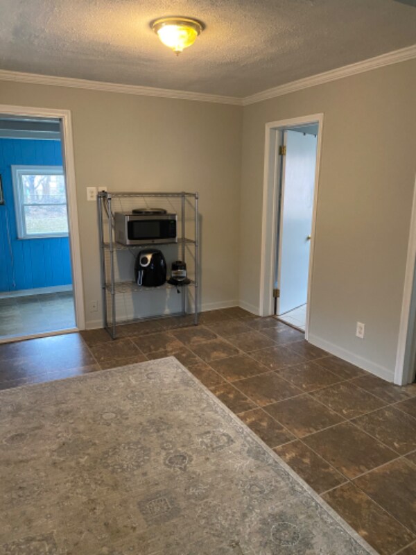 Building Photo - 26676 Couzens Ave