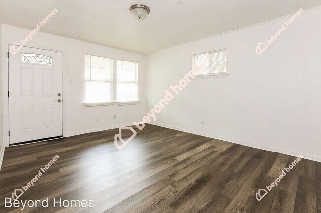 Building Photo - 3 br, 1 bath House - 5708 Wisteria Court