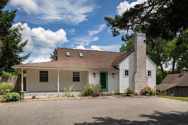 Foto del edificio - 142 Wells Hill Rd