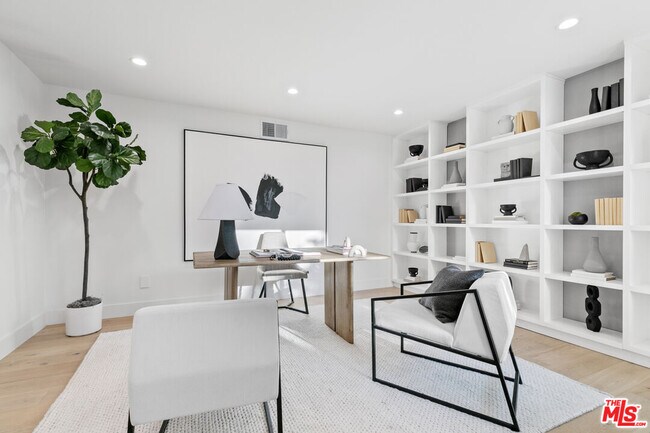 Foto del edificio - 18101 Green Meadow Dr