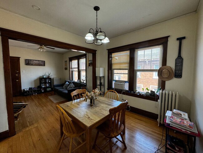 Foto del edificio - 4830 W Hutchinson St