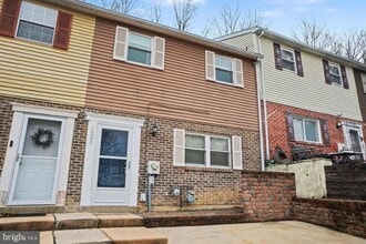 Building Photo - 1280 Fox Run