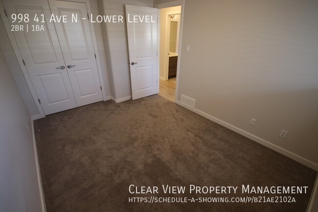 Building Photo - Amazing 2-bedroom suite with zero-scaped i...