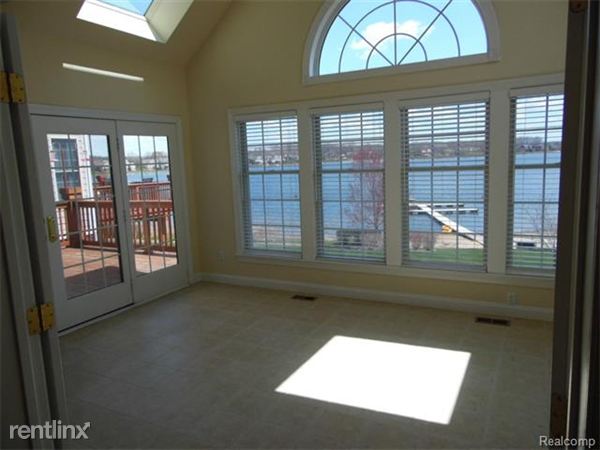 Building Photo - 25676 Island Lake Dr