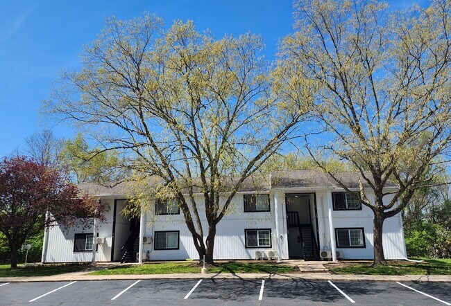 Building Photo - 2 bedroom apartment