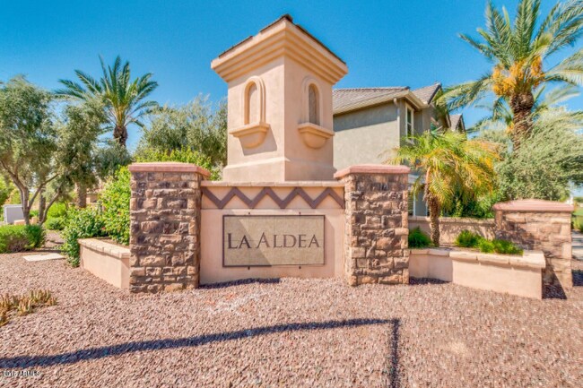 Foto del edificio - 4698 E Laurel Ave