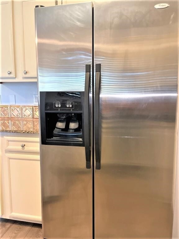 Building Photo - 503 Maple Run Dr