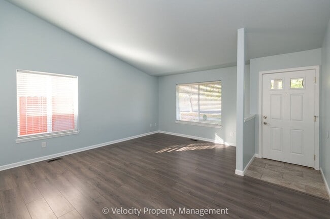 Foto del edificio - Light & Bright Single Level Home!