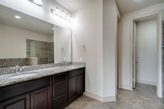 Building Photo - 24111 Valencia Ridge Ln
