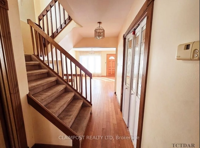 Building Photo - Spacious 3 Bedroom Detached Home – $2,249/...