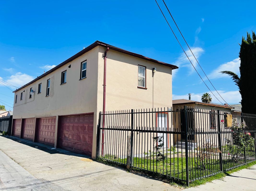 Primary Photo - 220 N Rose Ave