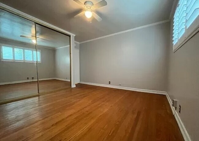 Foto del edificio - 1311 E 1st St