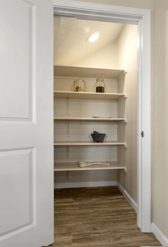 Building Photo - Provence Townhomes - Natomas