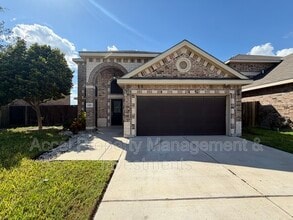 Building Photo - 1402 Mulberry Dr