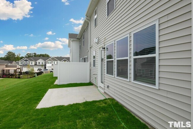 Building Photo - 763 Creekway Dr