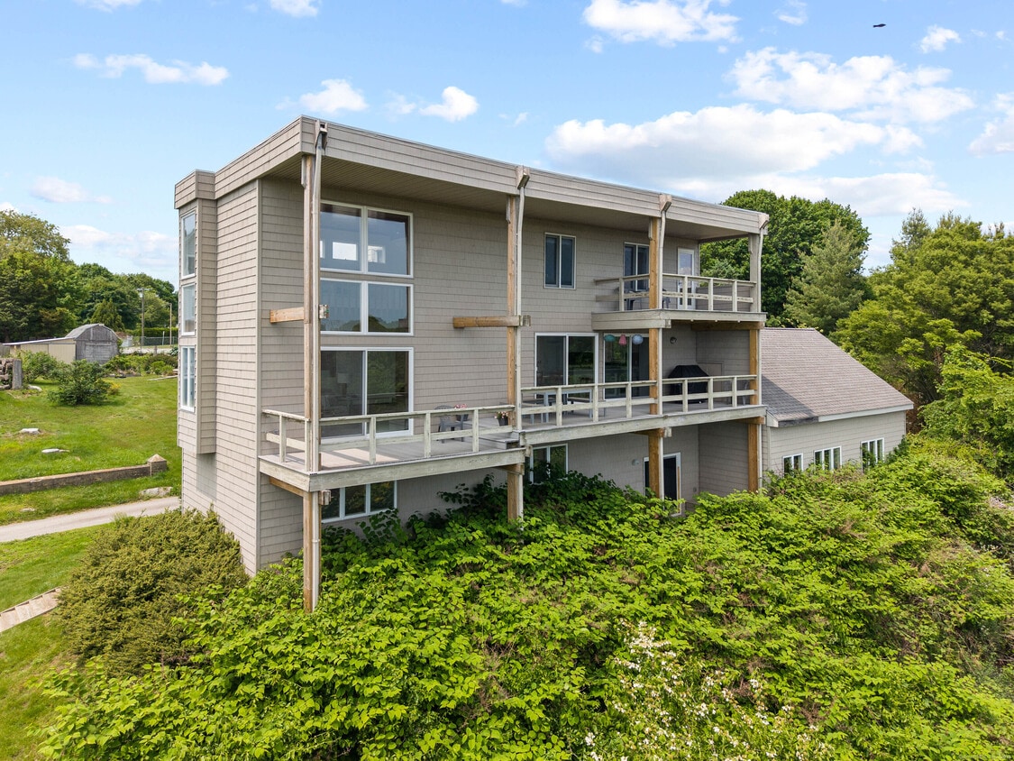 Foto principal - 70 Prospect Hill Rd