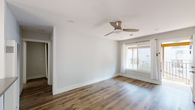 Building Photo - 1800 N Kingsley Dr