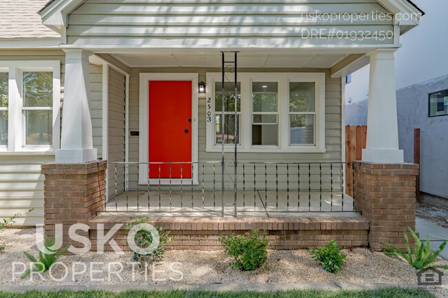 Building Photo - " 2-Bedroom Home with 1,100 Sq Ft of Comfo...