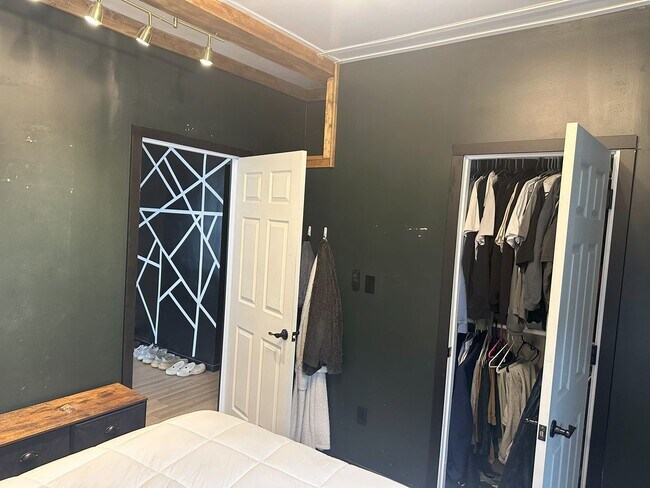 Building Photo - Beautifully Remodeled 2-Bedroom with Bonus...