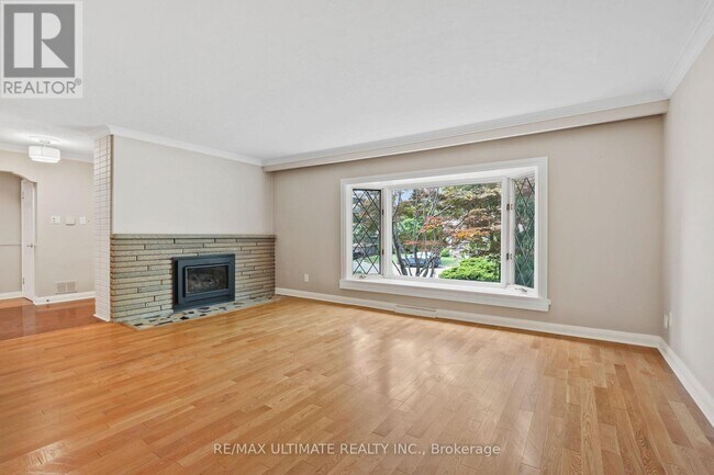 Building Photo - 121 Elvaston Dr