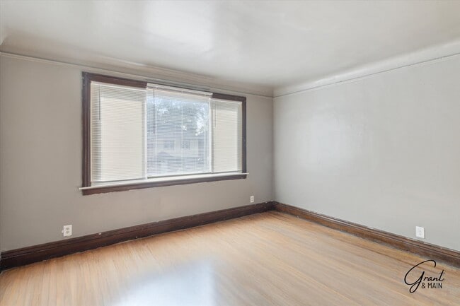 Building Photo - 14027 Montrose St