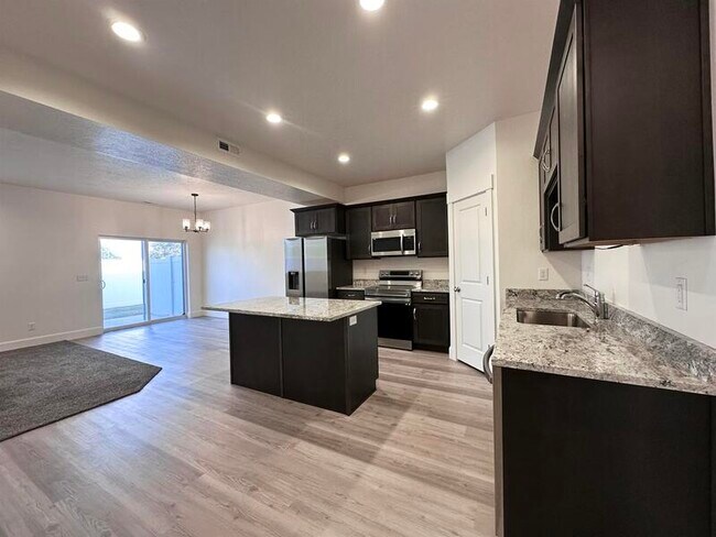 Building Photo - 250 W 1200 S