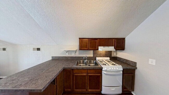 Foto del edificio - 17339 Akley St