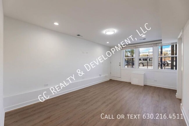 Building Photo - 3529 S Indiana Ave