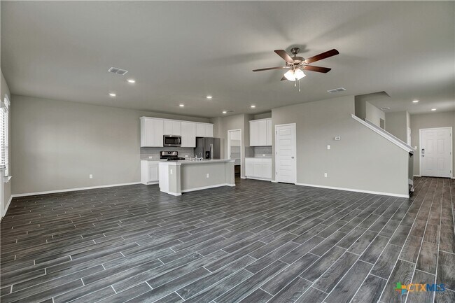 Foto del edificio - 267 Kinsley Wy