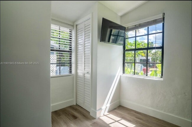 Foto del edificio - 2121 SW 13th Ave