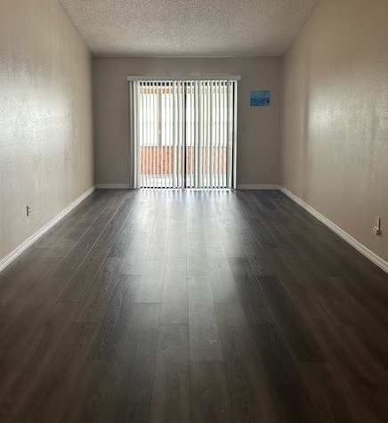 spacious living and dining room - 1120 Fairvilla Dr