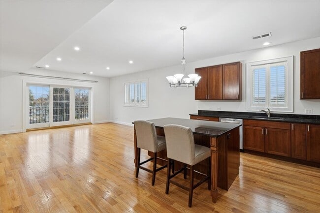 Foto del edificio - 6436 N Lehigh Ave