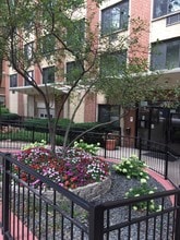 Building Photo - 540 West Roscoe Street