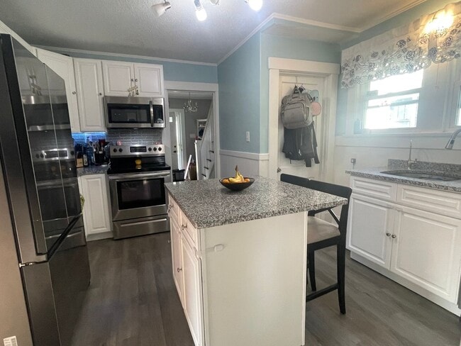 Building Photo - Charming 3BR House in Manchester