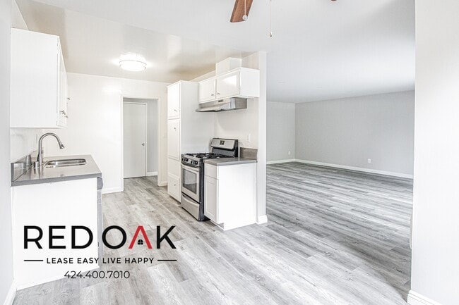 Building Photo - 4433 Colbath Ave