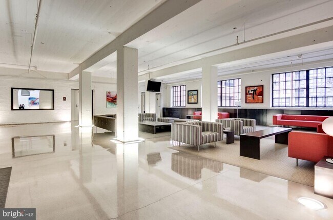 Foto del edificio - 437 New York Ave NW
