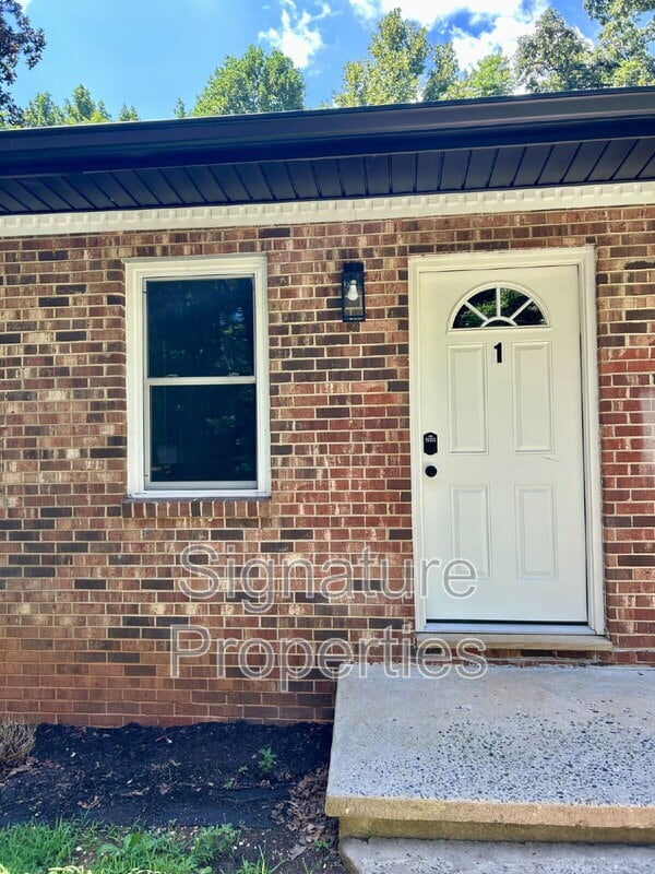Building Photo - 45 Infinity Dr