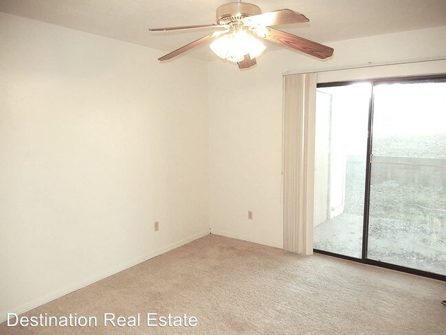 Foto del edificio - 1104 Greentree Ct