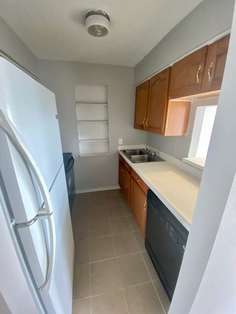 Building Photo - 2913 David Dr