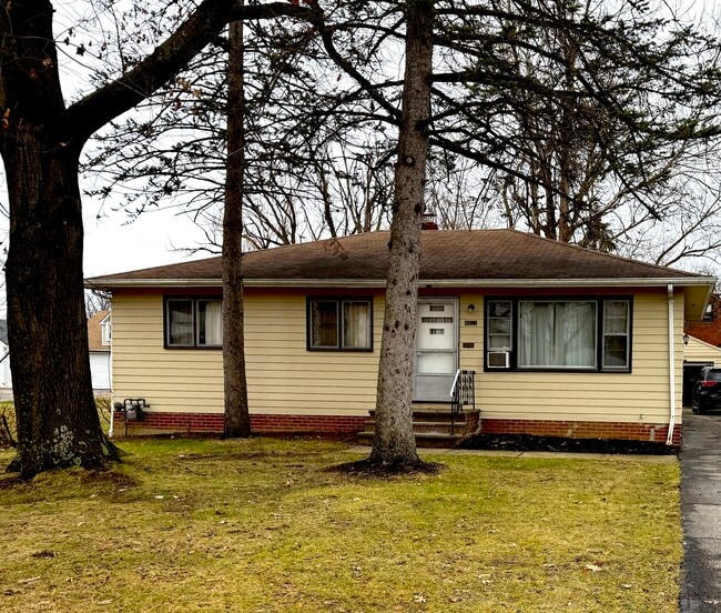 Building Photo - 4820 Green Rd