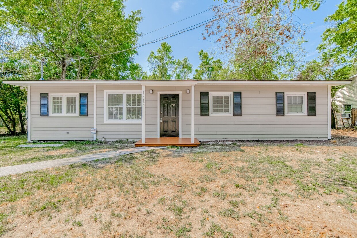 Primary Photo - 1717 Daytona Dr