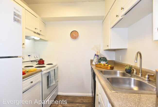 Foto del edificio - 8314 E 25th Pl