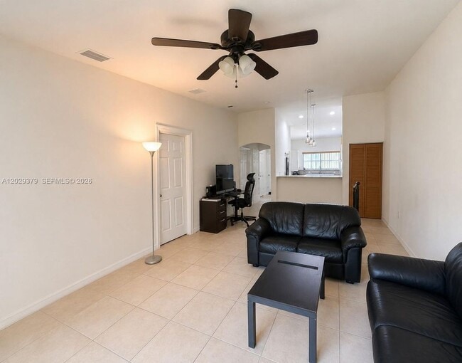 Building Photo - 3856 SW 48th Ave