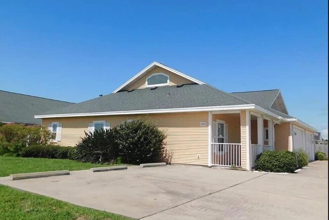 Building Photo - 15641 Palmira Ave
